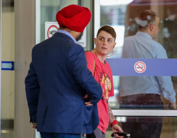 Why More Melbourne Travelers Are Choosing Licensed Chauffeur Services Over Random Airport Pickups