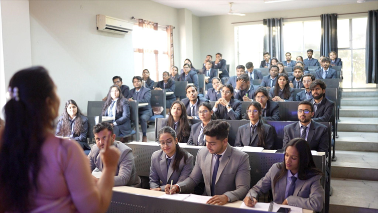 https://www.poddarbschool.com/mba-course