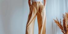 Discover top tips for fashionably styling your wide-leg linen pants. Elevate your look with expert advice and chic outfit inspirations!