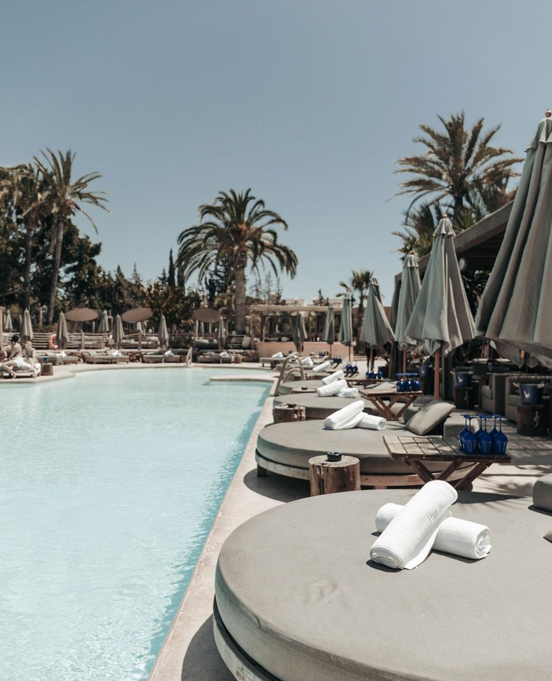 NAŌ Pool Club